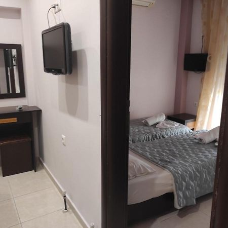 Hotel Louiza Paralía Buitenkant foto