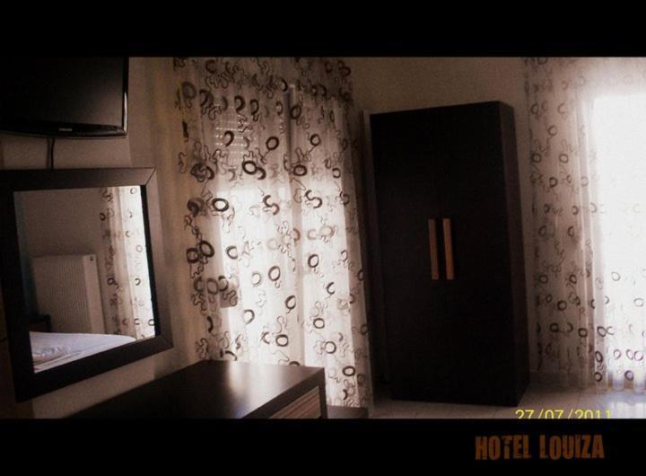 Hotel Louiza Paralía Buitenkant foto
