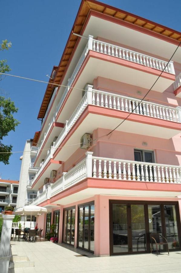 Hotel Louiza Paralía Buitenkant foto