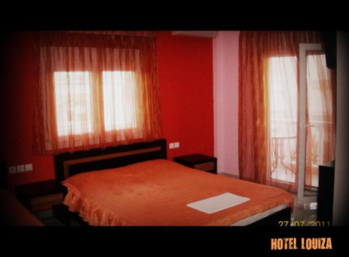 Hotel Louiza Paralía Buitenkant foto