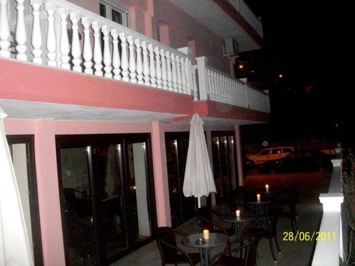 Hotel Louiza Paralía Buitenkant foto